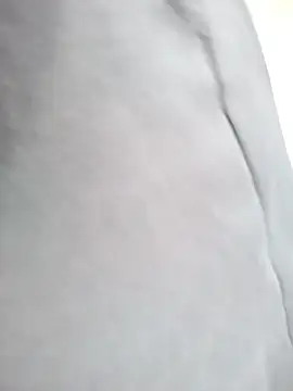 Lauraa-a online show from 10-21-25, 11:27