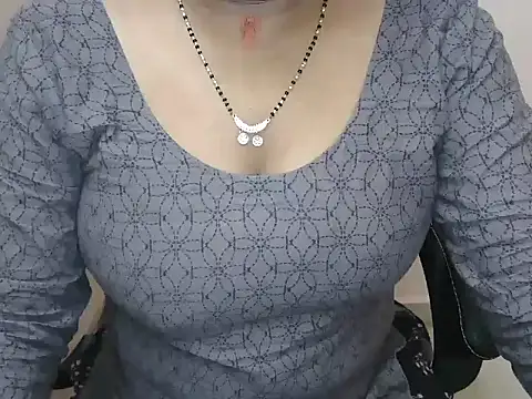 bold naina online show from 10-18-25, 03:42