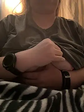 lindamarie  online show from 09-12-25, 04:07