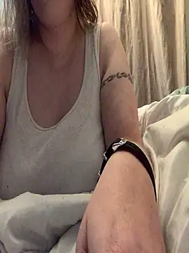 lindamarie  online show from 09-28-25, 02:22