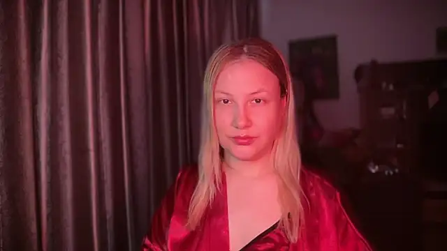 Snapshot of BikiHellena chatting on 06-10-26, 04:23 BikiHellena online show from 06-10-26, 04:23