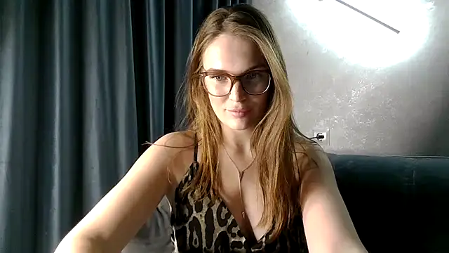 Snapshot of so_flower chatting on 11-21-25, 12:15 so flower online show from 11-21-25, 12:15