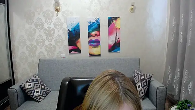 Snapshot of shy_hot_cat chatting on 09-15-25, 10:15 shy hot cat online show from 09-15-25, 10:15