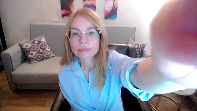 Snapshot of shy_hot_cat chatting on 09-16-25, 08:15 shy hot cat online show from 09-16-25, 08:15