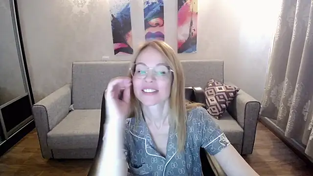 Snapshot of shy_hot_cat chatting on 09-22-25, 10:17 shy hot cat online show from 09-22-25, 10:17