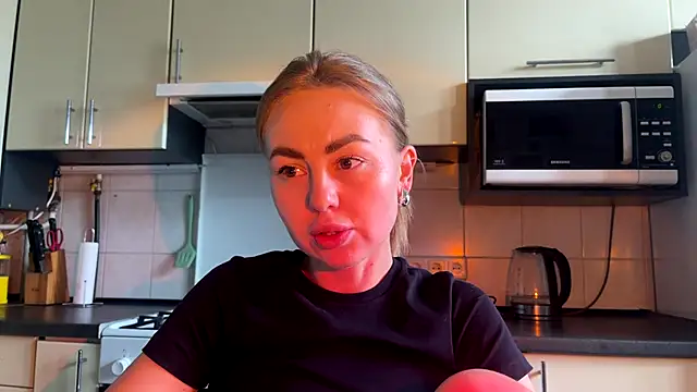 MartaLuna  online show from 06-18-26, 02:32