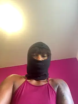 Snapshot of douceebene chatting on 09-28-25, 11:26 douceebene online show from 09-28-25, 11:26