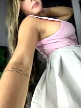 Snapshot of MayaMoanXXX chatting on 09-24-25, 01:14 MayaMoanXXX online show from 09-24-25, 01:14