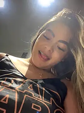 Snapshot of MayaMoanXXX chatting on 10-08-25, 01:09 MayaMoanXXX online show from 10-08-25, 01:09