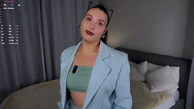 KristynSchwerin online show from 09-17-25, 02:30