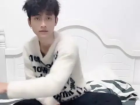 yangyang-2563 online show from 09-17-25, 02:41