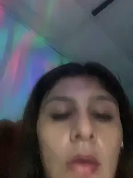 Snapshot of Guerita-96 chatting on 10-20-25, 12:11 Guerita-96 online show from 10-20-25, 12:11