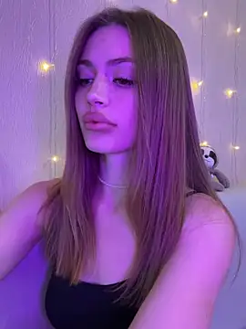 Elizabeth Tay online show from 11-22-25, 04:50