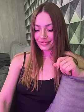 Snapshot of Elizabeth_Tay chatting on 03-10-26, 06:35 Elizabeth Tay online show from 03-10-26, 06:35