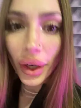 Snapshot of Elizabeth_Tay chatting on 03-11-26, 06:58 Elizabeth Tay online show from 03-11-26, 06:58