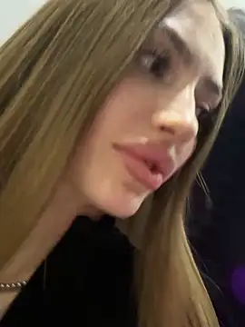 Snapshot of Elizabeth_Tay chatting on 03-13-26, 06:36 Elizabeth Tay online show from 03-13-26, 06:36