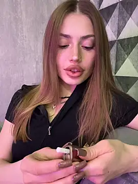 Snapshot of Elizabeth_Tay chatting on 03-27-26, 06:29 Elizabeth Tay online show from 03-27-26, 06:29