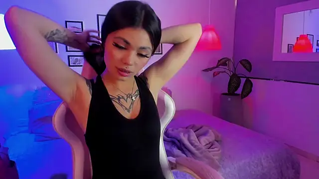 Evaa rosee  online show from 10-15-25, 12:16