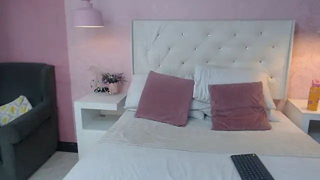 NatashaLimaa online show from 10-06-25, 02:42