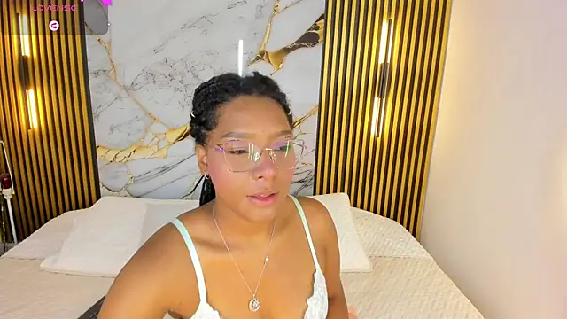 ValeryCortezm online show from 09-20-25, 11:55