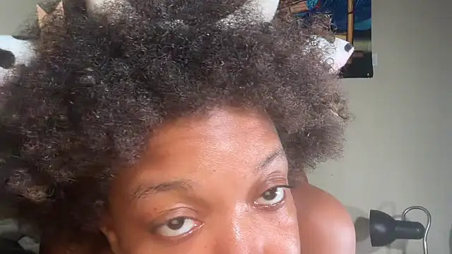 Snapshot of productivepussy chatting on 10-07-25, 06:10 productivepussy online show from 10-07-25, 06:10