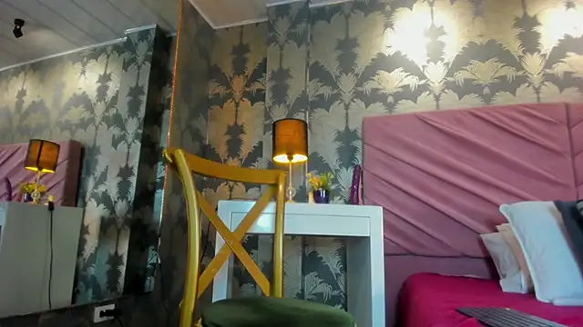 VictoriaQueen Fg online show from 11-12-25, 01:22