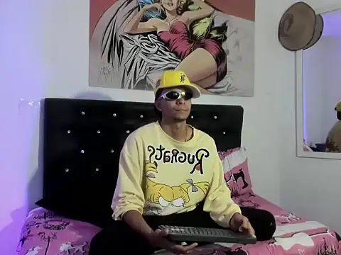 xxKamadevaxx online show from 05-08-26, 12:43