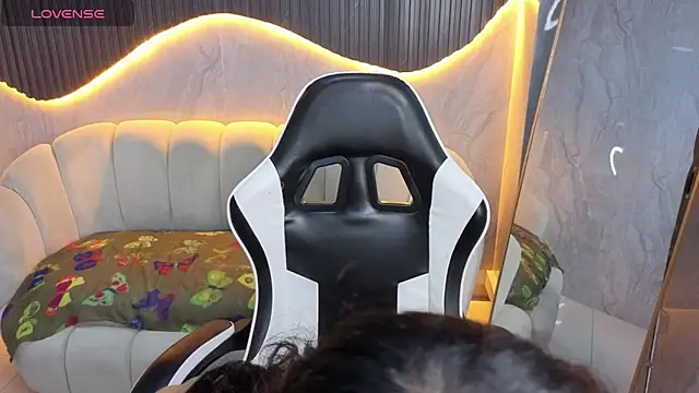 Maia Tx online show from 10-11-25, 01:09