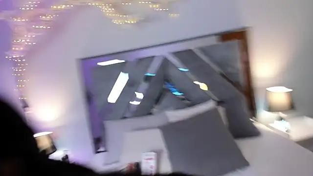 Isa Rouse   online show from 10-17-25, 02:48