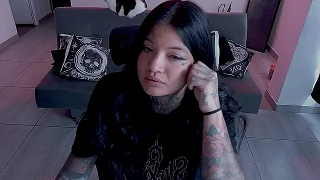 Snapshot of Unatatuada chatting on 03-05-26, 05:31 Unatatuada online show from 03-05-26, 05:31