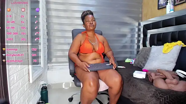 Snapshot of sheyla__ebony chatting on 02-27-26, 10:21 sheyla ebony online show from 02-27-26, 10:21