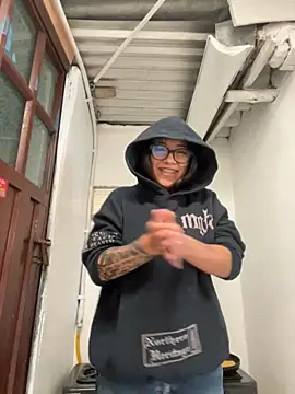 nicte t  online show from 10-31-25, 08:10