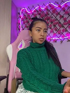 RaquelOficial online show from 10-17-25, 05:48