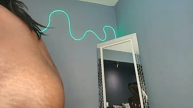 CamilaaSaenz online show from 10-14-25, 03:35