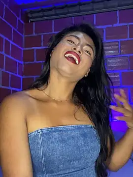 Michelle Narvaez online show from 03-04-26, 01:11