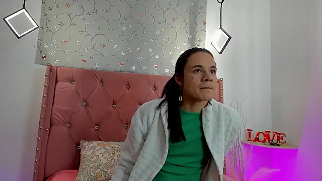 Snapshot of rhianna-coral chatting on 09-14-25, 08:52 rhianna-coral online show from 09-14-25, 08:52