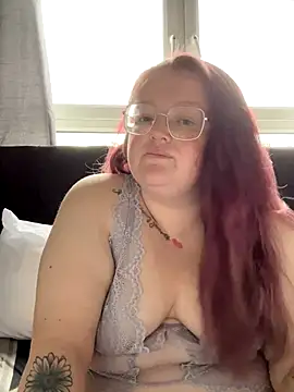 Snapshot of AmberBliss-X chatting on 10-14-25, 09:21 AmberBliss-X online show from 10-14-25, 09:21