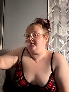 Snapshot of AmberBliss-X chatting on 10-15-25, 07:36 AmberBliss-X online show from 10-15-25, 07:36