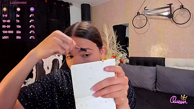 Snapshot of Almaazz chatting on 02-26-26, 05:45 Almaazz online show from 02-26-26, 05:45