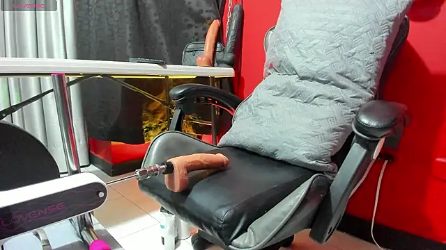 Snapshot of Almaazz chatting on 03-23-26, 05:00 Almaazz online show from 03-23-26, 05:00