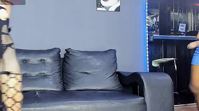 Snapshot of Dirt-Latin-Couple chatting on 09-18-25, 11:18 Dirt-Latin-Couple online show from 09-18-25, 11:18