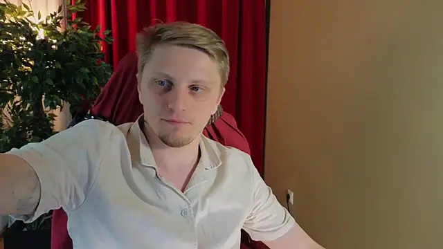 Snapshot of Vincent_Hardman chatting on 11-13-25, 08:19 Vincent Hardman online show from 11-13-25, 08:19