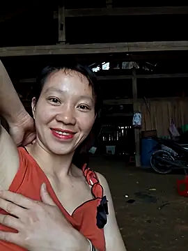 bonnie-00 online show from 10-24-25, 01:35