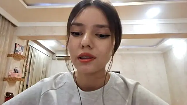 GloriaMelendez online show from 09-12-25, 01:22