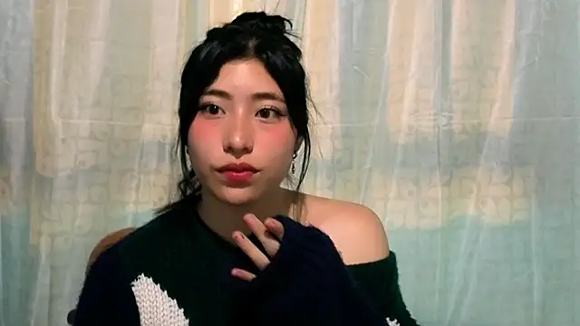 Snapshot of Sullyoonn chatting on 11-07-25, 11:49 Sullyoonn online show from 11-07-25, 11:49