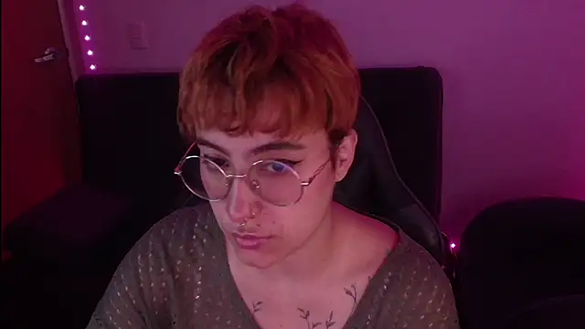 Miacatsito3 online show from 10-01-25, 03:34