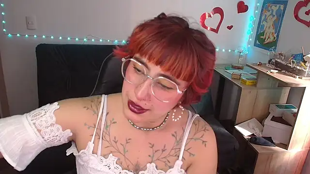 Snapshot of Miacatsito3 chatting on 04-24-26, 08:22 Miacatsito3 online show from 04-24-26, 08:22