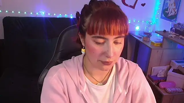 Snapshot of Miacatsito3 chatting on 04-28-26, 12:20 Miacatsito3 online show from 04-28-26, 12:20