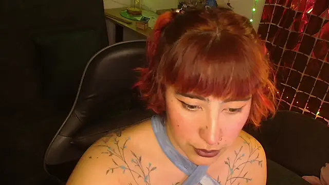 Snapshot of Miacatsito3 chatting on 04-30-26, 01:56 Miacatsito3 online show from 04-30-26, 01:56