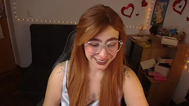 Snapshot of Miacatsito3 chatting on 05-19-26, 05:03 Miacatsito3 online show from 05-19-26, 05:03